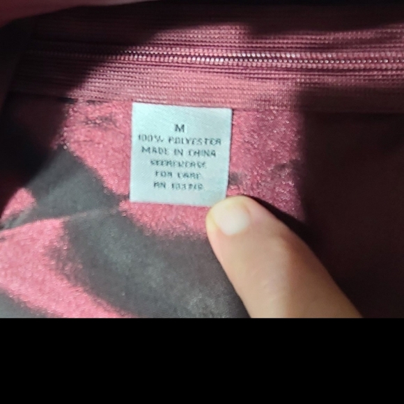 Signature by Larry Levine Formal Blouse Top Burgundy Size Medium NWT - Picture 6 of 11